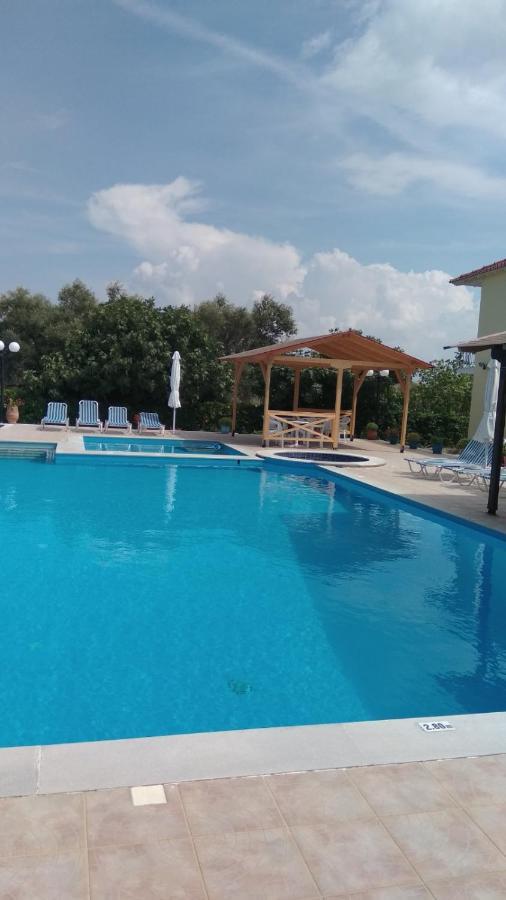 Amarandos Studios With Swimming Pool By Imagine Lefkada Tsoukalades Exterior photo